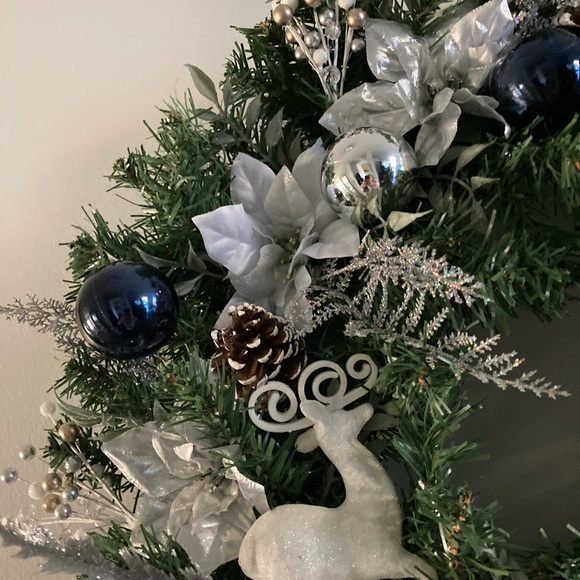 Christmas Holiday Silver & Blue Wreath 22” - Picture 3 of 6
